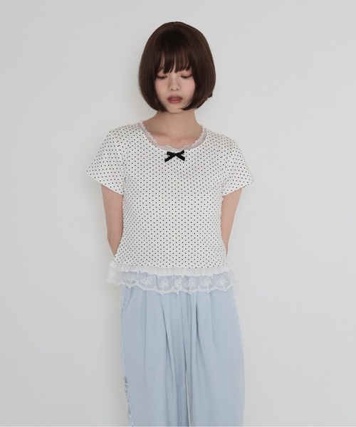 Uenui（ウニュイ）の「【 cunii 】 ポルカ ドット フリル ヘム トップ（Tシャツ/カットソー・レディース・ブラック/グレー/ホワイト・FREE）」の13枚目の写真