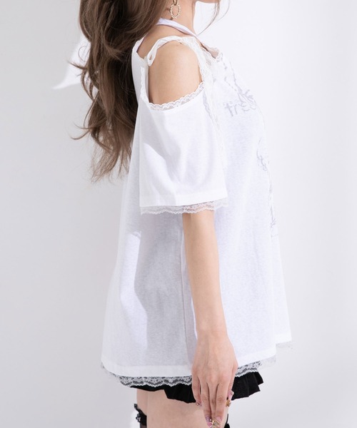 Diable baiser(ディアブルベーゼ)の「シルバープリント肩魅せレースリボンワンショルダーカットソートップス(Tシャツ/カットソー・レディース・ホワイト・FREE)」の8枚目の写真