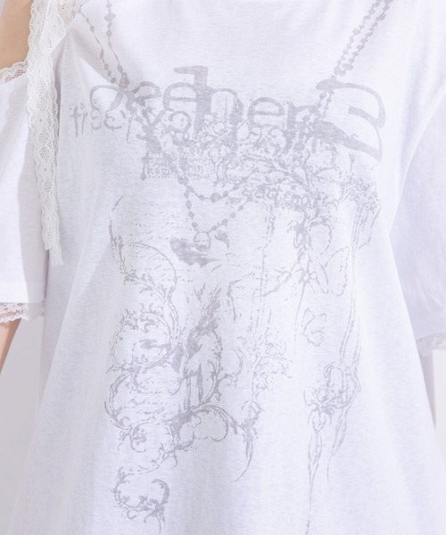 Diable baiser(ディアブルベーゼ)の「シルバープリント肩魅せレースリボンワンショルダーカットソートップス(Tシャツ/カットソー・レディース・ホワイト・FREE)」の10枚目の写真