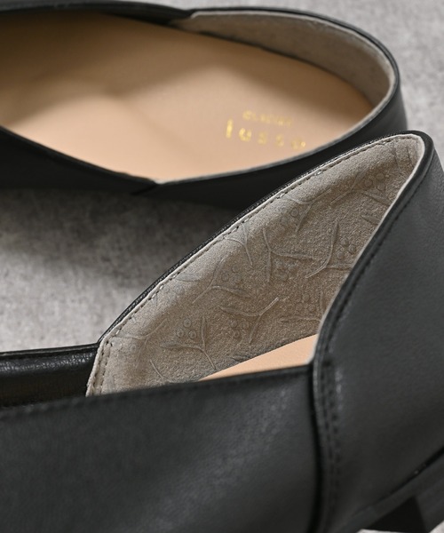 GLACIER lusso（グラシアルッソ）の「Ｖカットフラットシューズ（パンプス・レディース・ブラック/グレイッシュベージュ・23.5/23.0/22.5/24.5/24.0）」の20枚目の写真