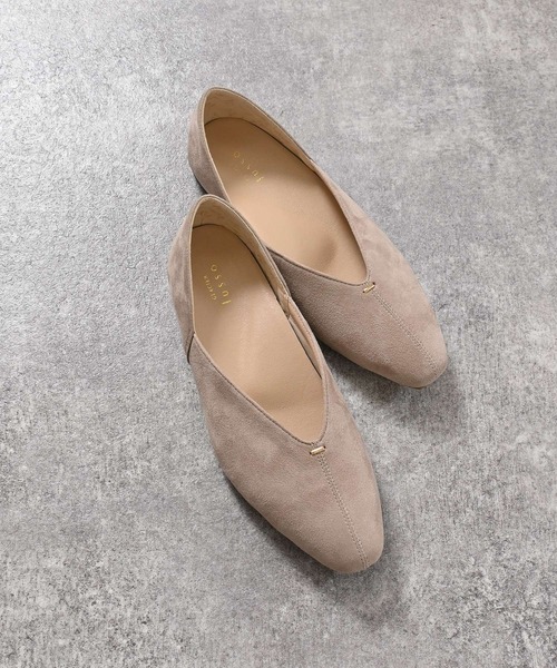 GLACIER lusso（グラシアルッソ）の「Ｖカットフラットシューズ（パンプス・レディース・ブラック/グレイッシュベージュ・23.5/23.0/22.5/24.5/24.0）」の6枚目の写真