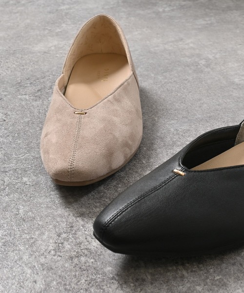 GLACIER lusso（グラシアルッソ）の「Ｖカットフラットシューズ（パンプス・レディース・ブラック/グレイッシュベージュ・23.5/23.0/22.5/24.5/24.0）」の7枚目の写真