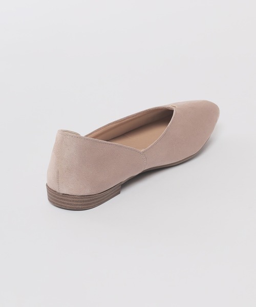 GLACIER lusso（グラシアルッソ）の「Ｖカットフラットシューズ（パンプス・レディース・ブラック/グレイッシュベージュ・23.5/23.0/22.5/24.5/24.0）」の13枚目の写真