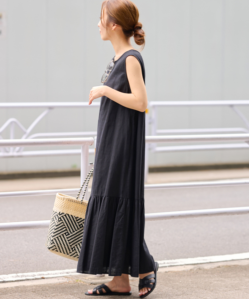 JOURNAL STANDARD relume(ジャーナルスタンダード レリューム)の「ヘムギャザーロングワンピース(ワンピース・レディース・ベージュ/ブラック/ブルー・FREE)」の5枚目の写真