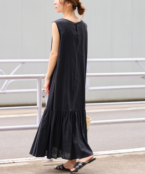 JOURNAL STANDARD relume(ジャーナルスタンダード レリューム)の「ヘムギャザーロングワンピース(ワンピース・レディース・ベージュ/ブラック/ブルー・FREE)」の6枚目の写真