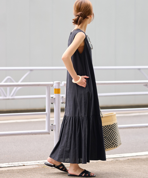 JOURNAL STANDARD relume(ジャーナルスタンダード レリューム)の「ヘムギャザーロングワンピース(ワンピース・レディース・ベージュ/ブラック/ブルー・FREE)」の7枚目の写真