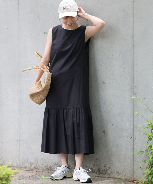 JOURNAL STANDARD relume(ジャーナルスタンダード レリューム)の「ヘムギャザーロングワンピース(ワンピース・レディース・ベージュ/ブラック/ブルー・FREE)」の9枚目の写真