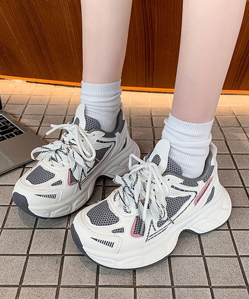 shoes365(シューズスリーシックスファイヴ)の「【SHOES 365】厚底ダッドスニーカー(スニーカー・レディース・ホワイト/グレー・22.5cm/23.0cm/23.5cm/24.0cm/24.5cm/25.0cm)」の1枚目の写真