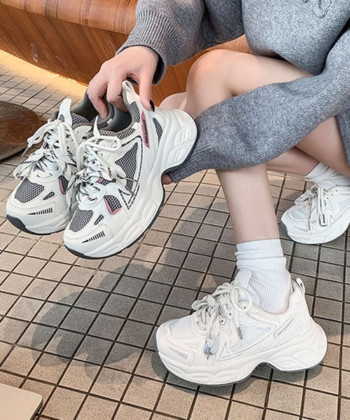 shoes365(シューズスリーシックスファイヴ)の「【SHOES 365】厚底ダッドスニーカー(スニーカー・レディース・ホワイト/グレー・22.5cm/23.0cm/23.5cm/24.0cm/24.5cm/25.0cm)」の6枚目の写真
