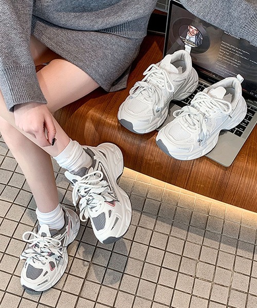 shoes365(シューズスリーシックスファイヴ)の「【SHOES 365】厚底ダッドスニーカー(スニーカー・レディース・ホワイト/グレー・22.5cm/23.0cm/23.5cm/24.0cm/24.5cm/25.0cm)」の9枚目の写真