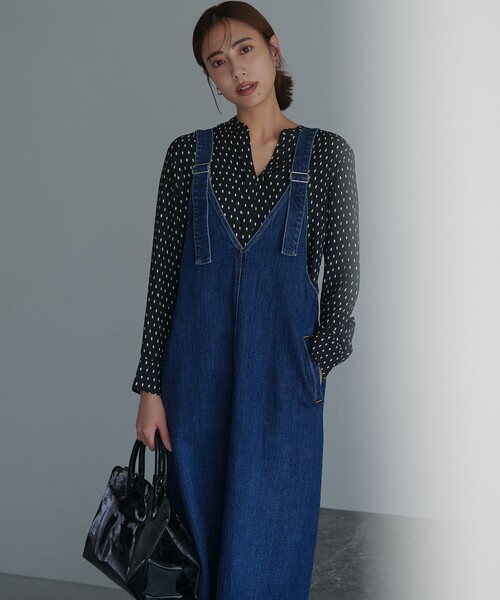 23区 L(ニジュウサンクオオキイサイズ)の「【RED CARD TOKYO×23区】デニム サロペット ワンピース(ワンピース・レディース・ターコイズブルー系/ダルブルー系・48/44/46)」の4枚目の写真