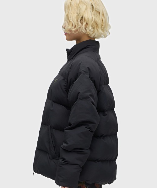 FRED PERRY(フレッドペリー)の「Raglan Sleeve Padded Jacket/ラグランスリーブ中綿ジャケット(ダウンジャケット/コート・メンズ・ブラック/ダークベージュ/ダークブルー・L/M/S)」の13枚目の写真