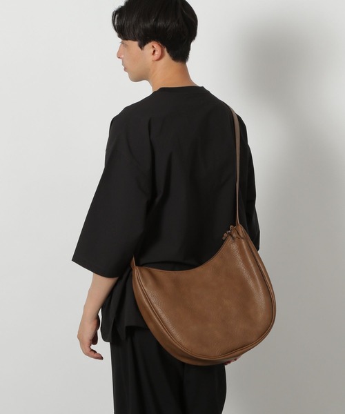 ブラウンレザー ハーフムーンショルダーバッグ ブラウンレザー ハーフムーンショルダーバッグ