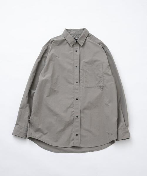 EKAL（エカル）の「『撥水/UVカット』『UR TECH』ナイロンタッサーロングスリーブシャツ（シャツ/ブラウス・メンズ・グレー/ベージュ系その他/ブラウン系その他・MEDIUM/LARGE）」の3枚目の写真