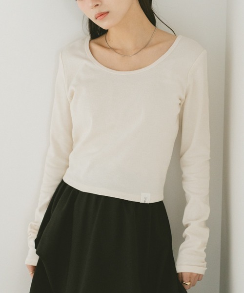 VANNIE U（ヴァニーユー）の「ベーシックコンパクトロンT（Tシャツ/カットソー・レディース・ブラック/アイボリー・FREE）」の4枚目の写真