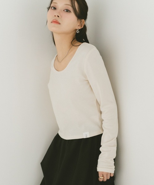 VANNIE U（ヴァニーユー）の「ベーシックコンパクトロンT（Tシャツ/カットソー・レディース・ブラック/アイボリー・FREE）」の6枚目の写真