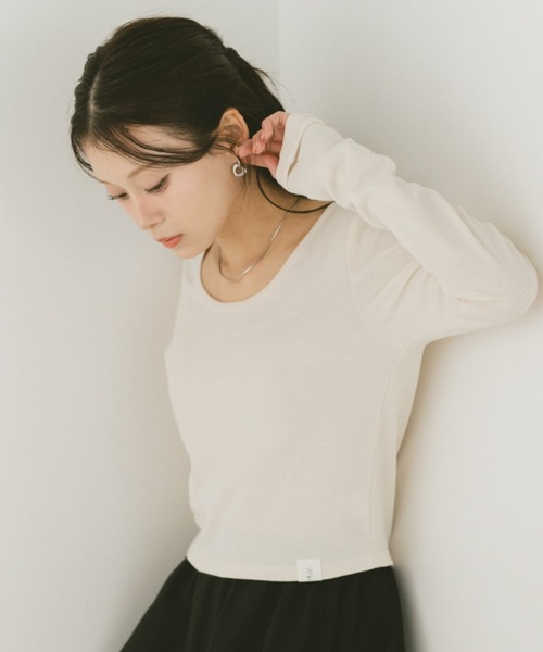 VANNIE U（ヴァニーユー）の「ベーシックコンパクトロンT（Tシャツ/カットソー・レディース・ブラック/アイボリー・FREE）」の7枚目の写真