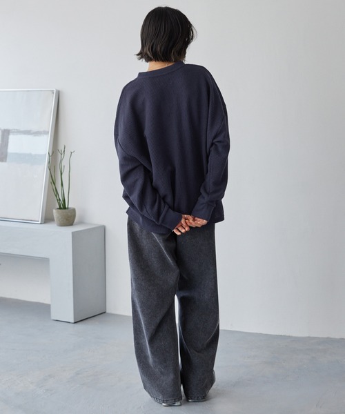 PENNEYS（ぺニーズ）の「PENNEYS/ペニーズ 別注 THE FOX ワンポイントロゴ刺繍 スキッパーワッフル長袖Tシャツ<抗菌防臭>（Tシャツ/カットソー・レディース・アイボリー/ブラック/ライトグレー/レッド/ネイビー・FREE）」の15枚目の写真