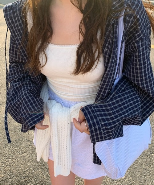 LAC-VERT(ラック・ヴェール)の「フード付きチェックシャツ(シャツ/ブラウス・レディース・ネイビー/ブルー・FREE)」の4枚目の写真