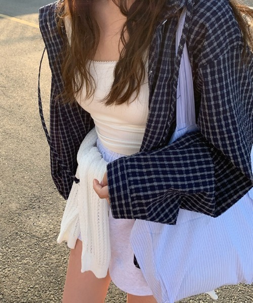 LAC-VERT(ラック・ヴェール)の「フード付きチェックシャツ(シャツ/ブラウス・レディース・ネイビー/ブルー・FREE)」の5枚目の写真