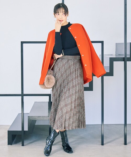 ANY(エニィ)の「【新色追加/ウエストゴム】ウーリッシュプリーツスカート(スカート・レディース・ブラック系/ダークグリーン系3/ダークブラウン系3/黄土色系/ワイン系/グレー系/ネイビー系3/アイボリー系3/ライラック系・LARGE/MEDIUM/SMALL)」の3枚目の写真