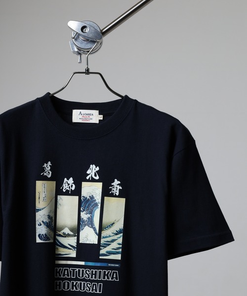 FUNALIVE(ファンアライブ)の「ALCARZA 葛飾北斎 Tシャツ(Tシャツ/カットソー・メンズ・ホワイト系2/ネイビー系3/ネイビー系4/ネイビー系1/ホワイト系4/ホワイト系1/ホワイト系3/ネイビー系2・XL/M/L)」の1枚目の写真