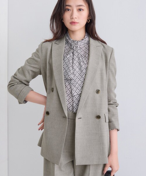 INDIVI（インディヴィ）の「【洗える／セットアップ可能】凹凸ストレッチ素材ダブルジャケット（テーラードジャケット・レディース・ライトグレー系5/ブラック系その他6/ライトグレー/スミクロ/ブラック系その他7・40/36/38/05/15 /13/19/03）」の4枚目の写真