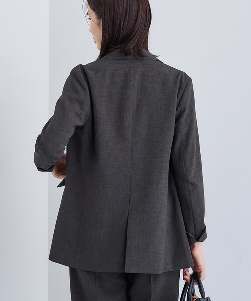 INDIVI（インディヴィ）の「【洗える／セットアップ可能】凹凸ストレッチ素材ダブルジャケット（テーラードジャケット・レディース・ライトグレー系5/ブラック系その他6/ライトグレー/スミクロ/ブラック系その他7・40/36/38/05/15 /13/19/03）」の22枚目の写真