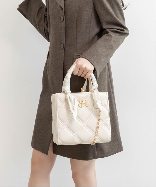 RANDA（ランダ）の「2WAY モノグラムスカーフキルティングハンドバッグ（ハンドバッグ・レディース・アイボリー/グレー/ブラック/ライトグレー・FREE）」の6枚目の写真