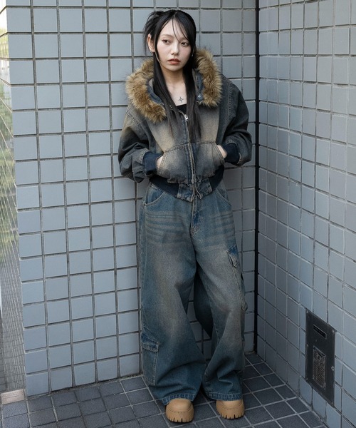 WEGO（ウィゴー）の「WEGO/【25年秋冬新作】ファーフードデニムショートブルゾン（ブルゾン・レディース・ブラック系2/コバルトブルー・FREE）」の4枚目の写真