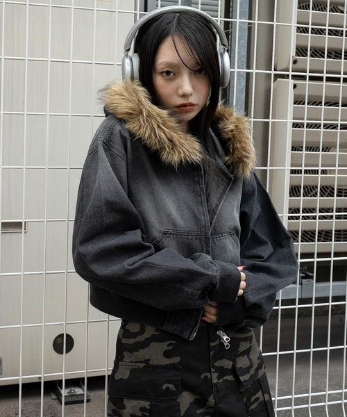 WEGO（ウィゴー）の「WEGO/【25年秋冬新作】ファーフードデニムショートブルゾン（ブルゾン・レディース・ブラック系2/コバルトブルー・FREE）」の11枚目の写真