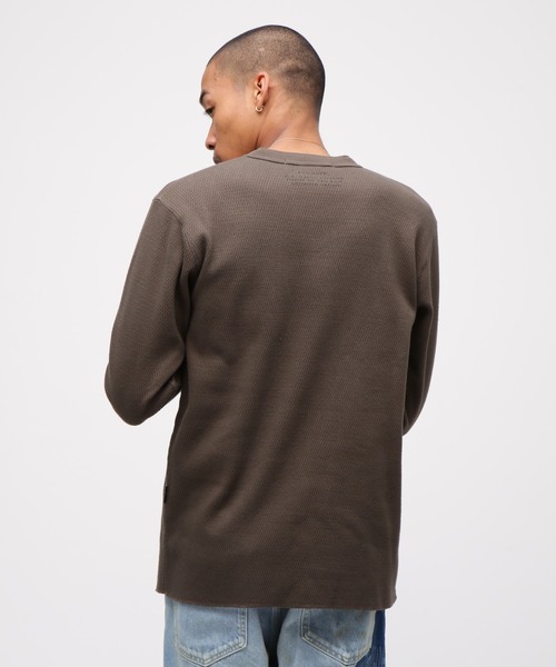 AVIREX(アヴィレックス)の「《直営店限定》HONEYCOMB WAFFLE HENLEY NECK NAVAL T-SHIRT / ハニカムワッフル ヘンリーネック ナバル長袖Tシャツ / AVIREX / アヴィレックス(Tシャツ/カットソー・メンズ・ナチュラル/ネイビー/チャコール・MEDIUM/XX-LARGE/X-LARGE/LARGE)」の14枚目の写真