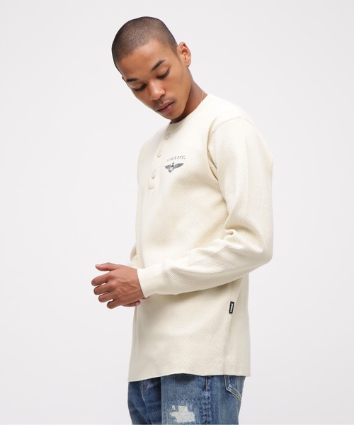 AVIREX(アヴィレックス)の「《直営店限定》HONEYCOMB WAFFLE HENLEY NECK NAVAL T-SHIRT / ハニカムワッフル ヘンリーネック ナバル長袖Tシャツ / AVIREX / アヴィレックス(Tシャツ/カットソー・メンズ・ナチュラル/ネイビー/チャコール・MEDIUM/XX-LARGE/X-LARGE/LARGE)」の7枚目の写真
