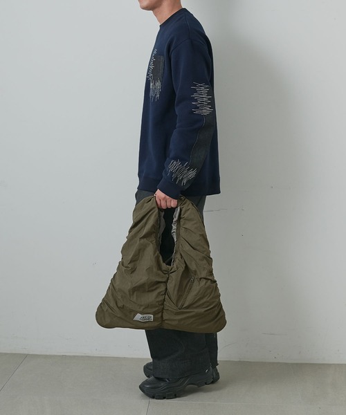 ATSURO TAYAMA(アツロウタヤマ)の「【ART OF GARDEN】ジップベスト2WAYバッグ(トートバッグ・レディース・ブラック/カーキ/ブラック系その他・フリー)」の6枚目の写真