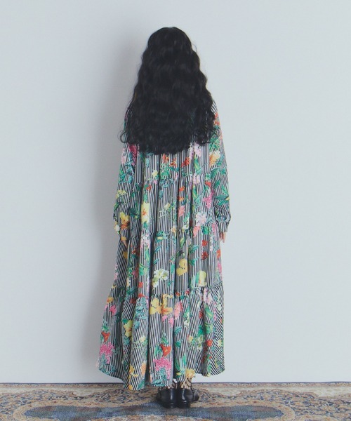 manana suerte（マニャーナスエルテ）の「フラワーストライプティアードワンピース（ワンピース・レディース・ブラック/ベージュ・FREE）」の8枚目の写真