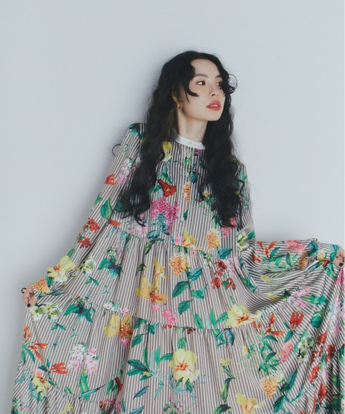 manana suerte（マニャーナスエルテ）の「フラワーストライプティアードワンピース（ワンピース・レディース・ブラック/ベージュ・FREE）」の22枚目の写真