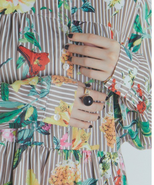 manana suerte（マニャーナスエルテ）の「フラワーストライプティアードワンピース（ワンピース・レディース・ブラック/ベージュ・FREE）」の20枚目の写真