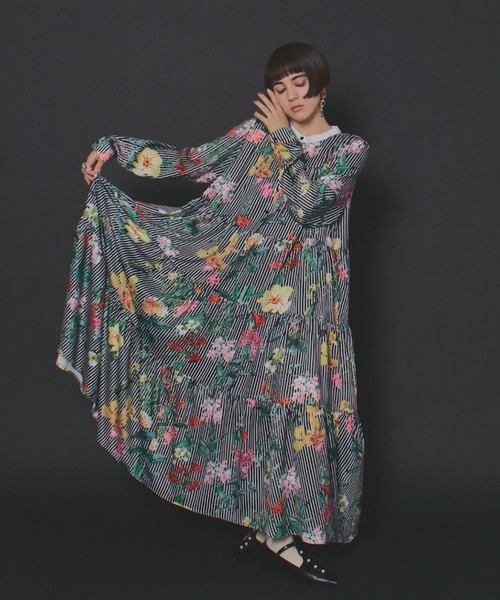 manana suerte（マニャーナスエルテ）の「フラワーストライプティアードワンピース（ワンピース・レディース・ブラック/ベージュ・FREE）」の15枚目の写真