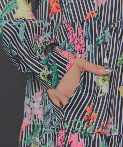 manana suerte（マニャーナスエルテ）の「フラワーストライプティアードワンピース（ワンピース・レディース・ブラック/ベージュ・FREE）」の12枚目の写真