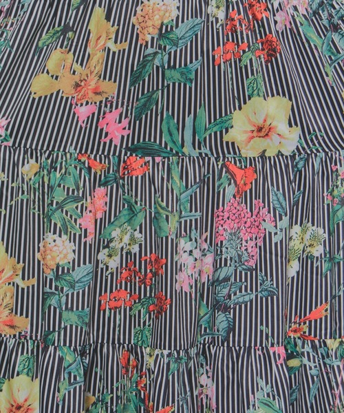 manana suerte（マニャーナスエルテ）の「フラワーストライプティアードワンピース（ワンピース・レディース・ブラック/ベージュ・FREE）」の11枚目の写真