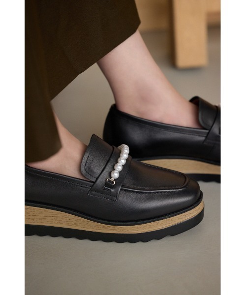 STACCATO（スタッカート）の「パールチェーンプラットフォーム（ローファー・レディース・ブラック/ホワイト・22.5cm/23cm/23.5cm/24cm/24.5cm）」の13枚目の写真