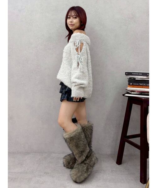 EVRIS（エヴリス）の「リボンオフショルニットワンピース（ワンピース・レディース・レッド/グレー/ブラック・FREE）」の4枚目の写真