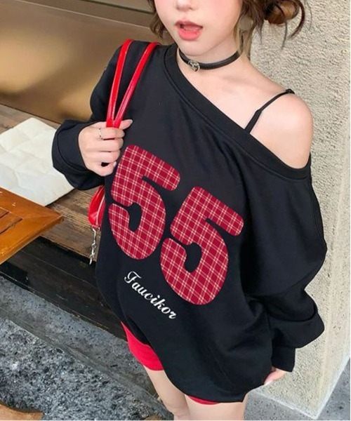 gossip！ロサンゼルス（ゴシップロサンゼルス）の「Y2K レトロチェック柄 ロゴ   プルオーバー トレーナー トップス ショルダー ルーズ 長袖  大人可愛い ガーリー（Tシャツ/カットソー・レディース・ブラック・FREE）」の4枚目の写真