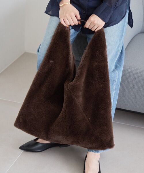 AMERICAN HOLIC(アメリカンホリック)の「フェイクファーバッグ(ショルダーバッグ・レディース・ベージュ/ブラウン・FREE)」の7枚目の写真