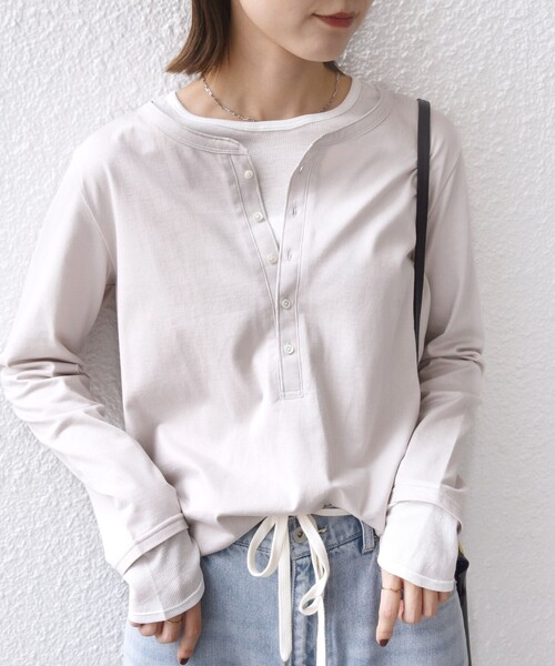 SHIPS(シップス)の「レイヤード ライク ヘンリーネック プルオーバー(Tシャツ/カットソー・レディース・ダークグレー/ベージュ/ライトブルー・ONE SIZE)」の19枚目の写真