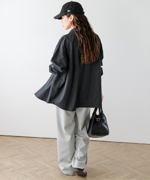 La-gemme(ラジェム)の「オーバーサイズシルエットシャツ(シャツ/ブラウス・レディース・ブラック/ホワイト/オレンジ系/ブルー系・フリー)」の11枚目の写真
