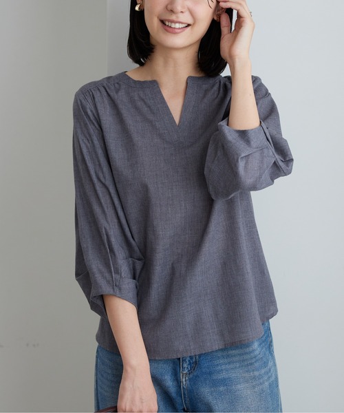 BELLUNA PLUS(ベルーナ)の「杢調素材袖タックデザインブラウス(シャツ/ブラウス・レディース・ブルー/杢グレー・X-LARGE/LARGE/MEDIUM)」の2枚目の写真