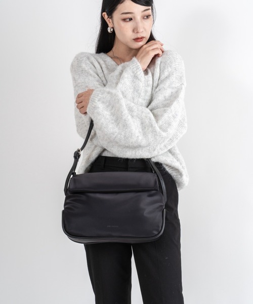ADD CULUMN(アドカラム)の「【ADD CULUMN/アドカラム】ナイロン×ヴィーガンレザー ショルダーバッグ ROLLA M FABRIC(ショルダーバッグ・レディース・ブラック・FREE)」の12枚目の写真