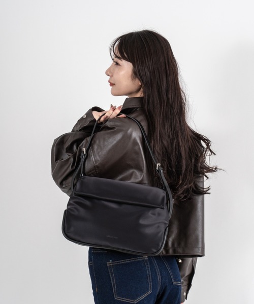 ADD CULUMN(アドカラム)の「【ADD CULUMN/アドカラム】ナイロン×ヴィーガンレザー ショルダーバッグ ROLLA M FABRIC(ショルダーバッグ・レディース・ブラック・FREE)」の15枚目の写真