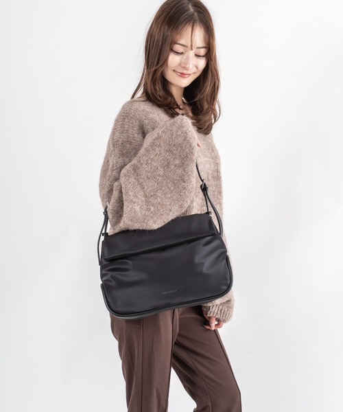 ADD CULUMN(アドカラム)の「【ADD CULUMN/アドカラム】ナイロン×ヴィーガンレザー ショルダーバッグ ROLLA M FABRIC(ショルダーバッグ・レディース・ブラック・FREE)」の21枚目の写真